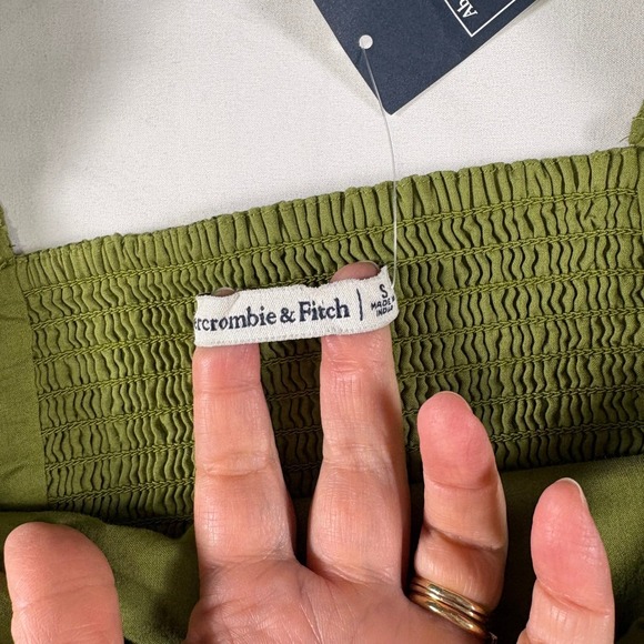NWT Abercrombie Fitch Ruched Square Neck Puff Sleeve Crop Top S Green Peasant - Picture 5 of 8
